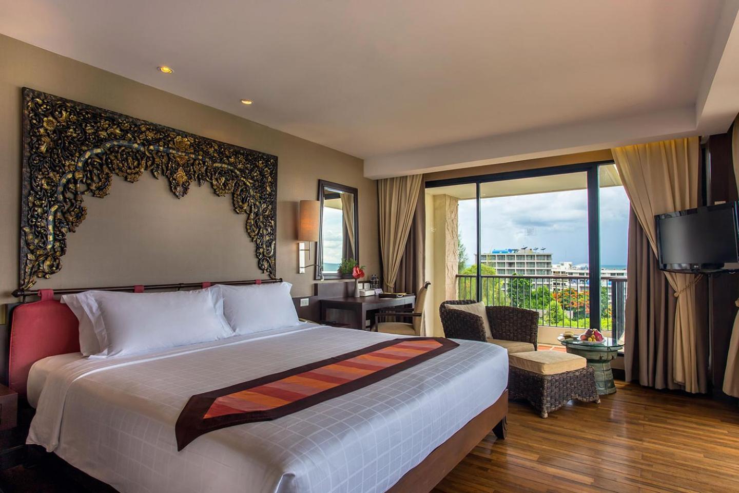 Garden Cliff Resort And Spa Pattaya Exterior foto