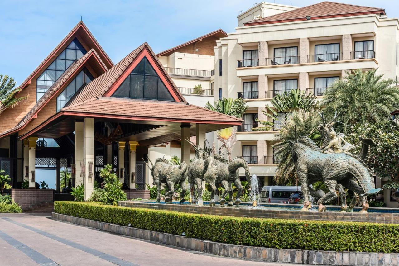 Garden Cliff Resort And Spa Pattaya Exterior foto